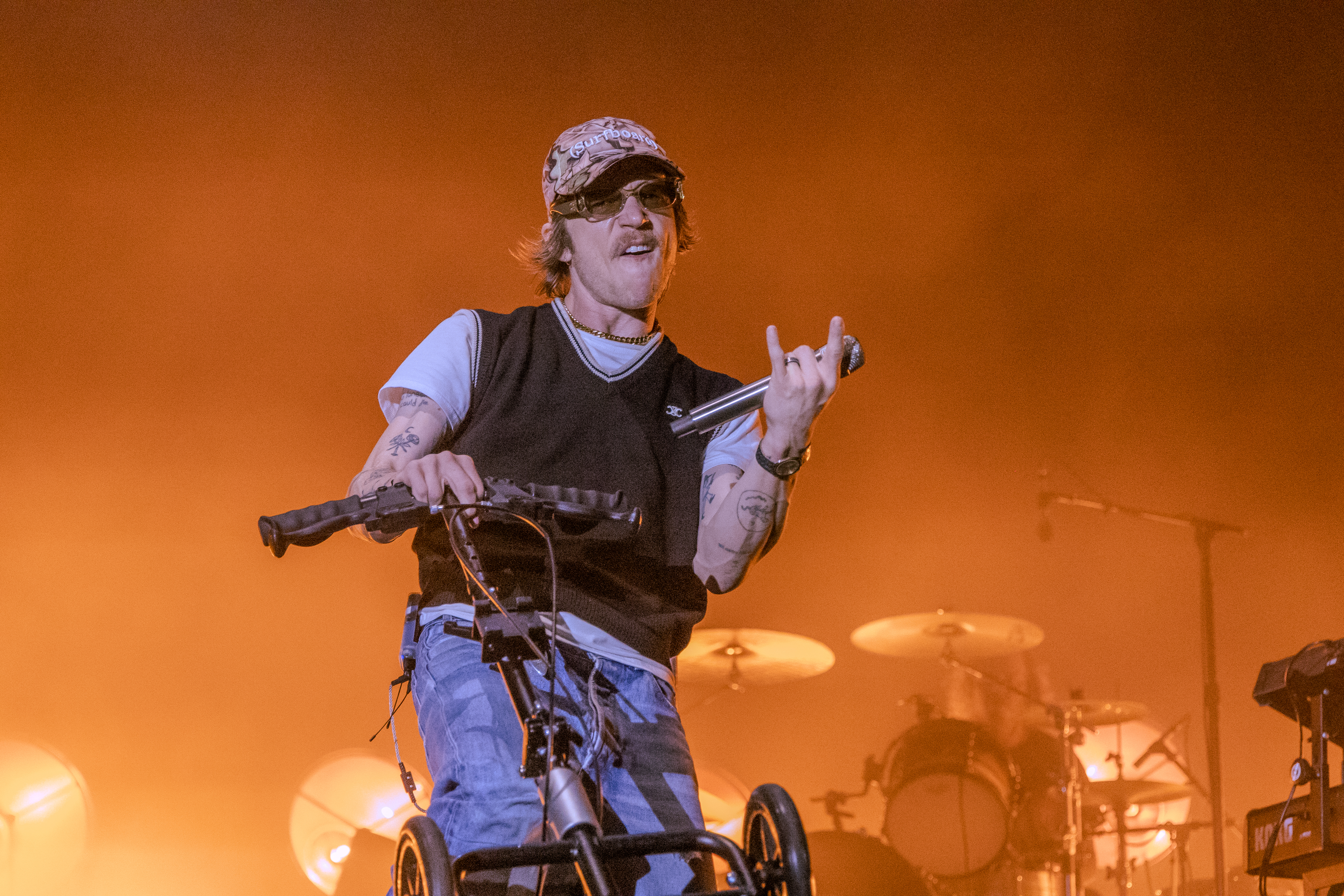 What brand of sweater is Cage The Elephant’s Matt Shultz wearing?